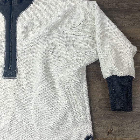 Free People Movement Mountain Dreamin’ Reversible Sweatshirt Grey Ivory M/L - Picture 12 of 15